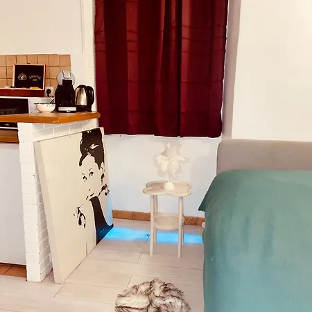 Cosy Next To Arc De Triomphe Apartment